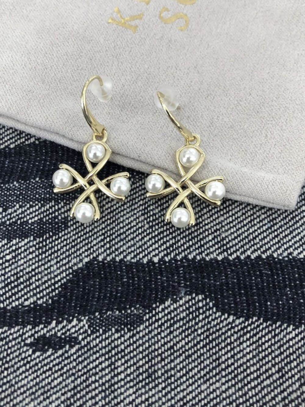 Kendra Scott Pearl Gold Drop Earrings - Everleigh